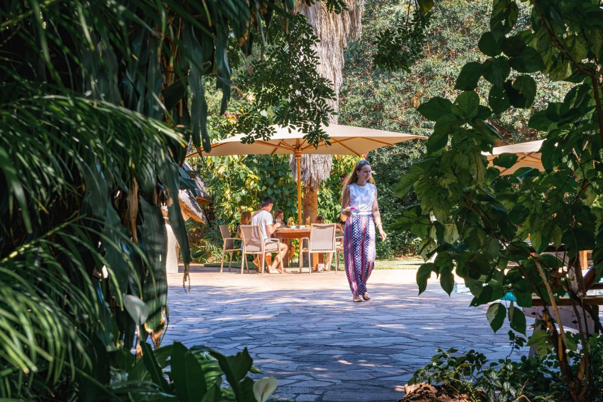 Bayete Guest Lodge Victoria Falls Exterior foto
