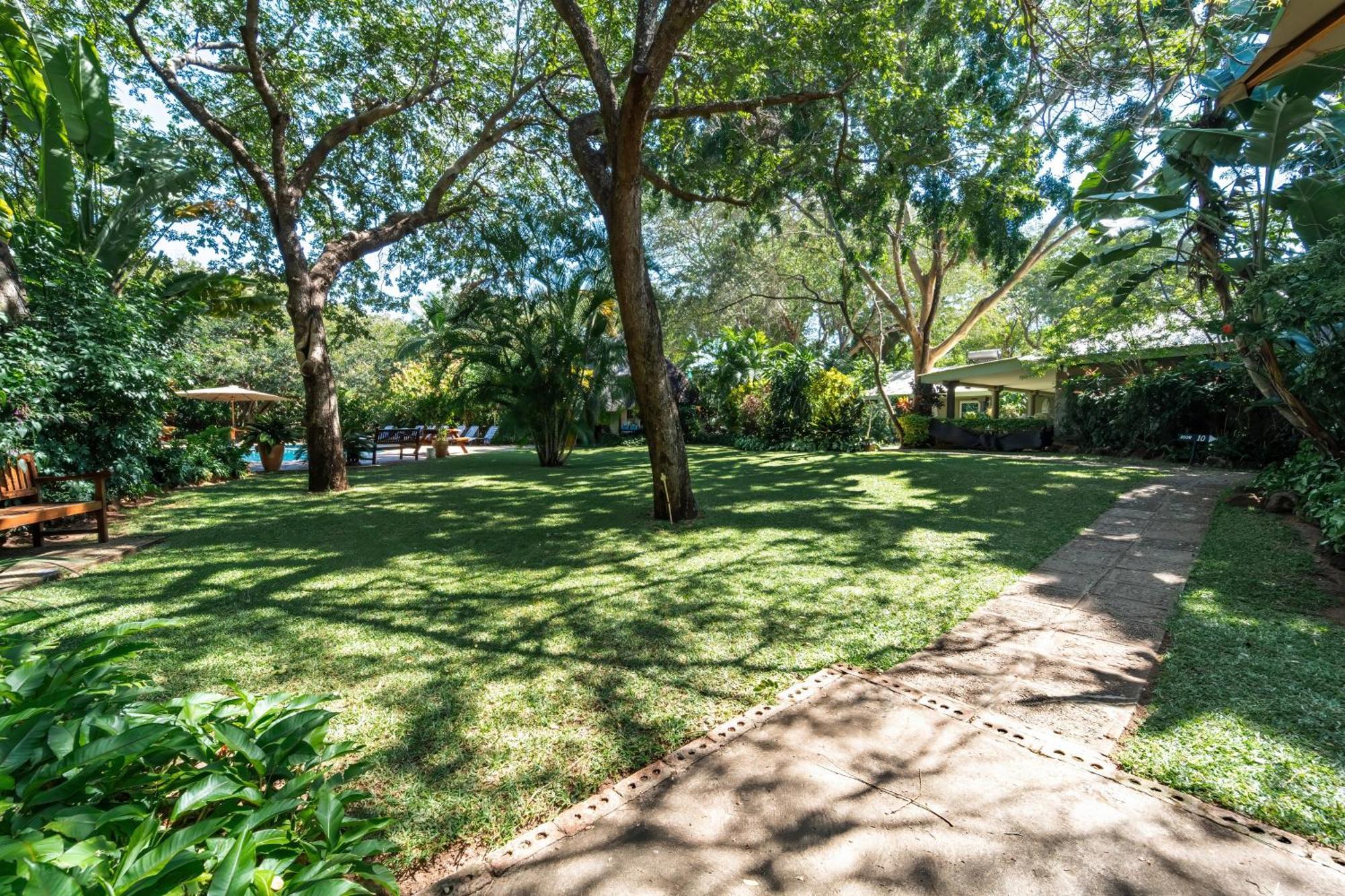 Bayete Guest Lodge Victoria Falls Exterior foto